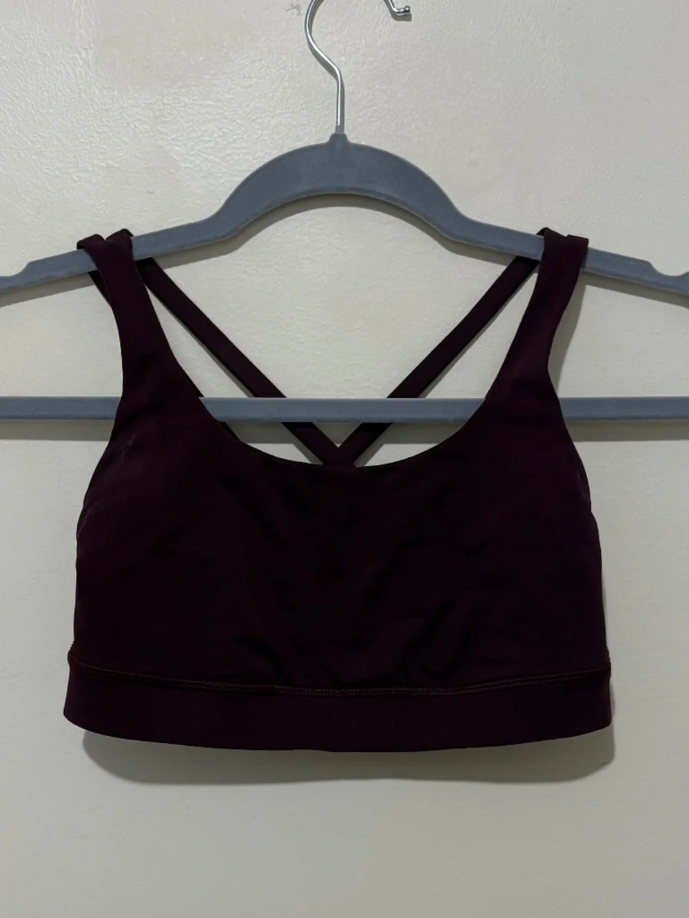 EUC Lululemon Energy Sports Bra with Medium Support in Burgundy Size 2
